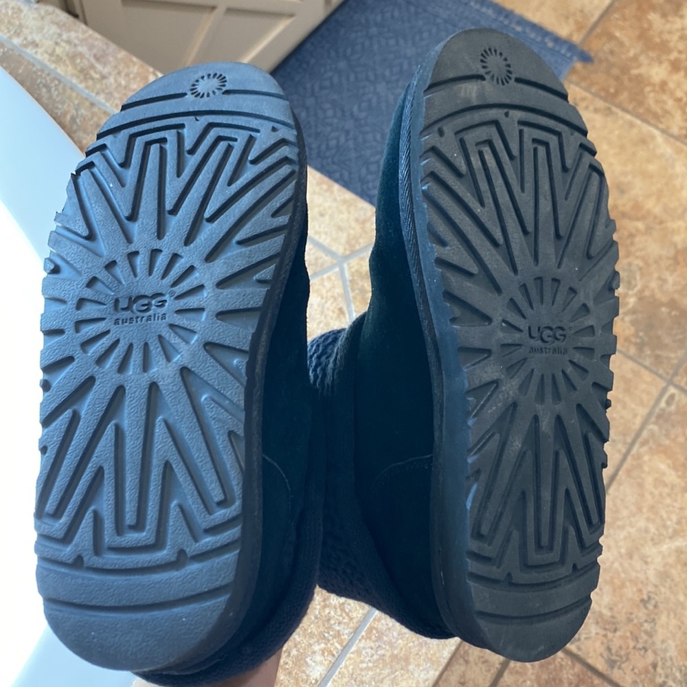 Ugg Darrah Boots - Girls 6/Womens 8 no box - Picture 6 of 6